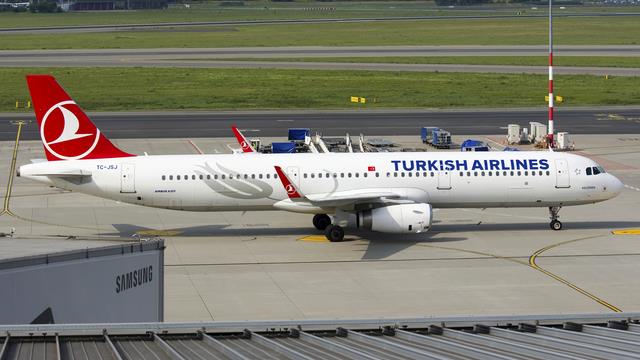 TC-JSJ:Airbus A321:Turkish Airlines